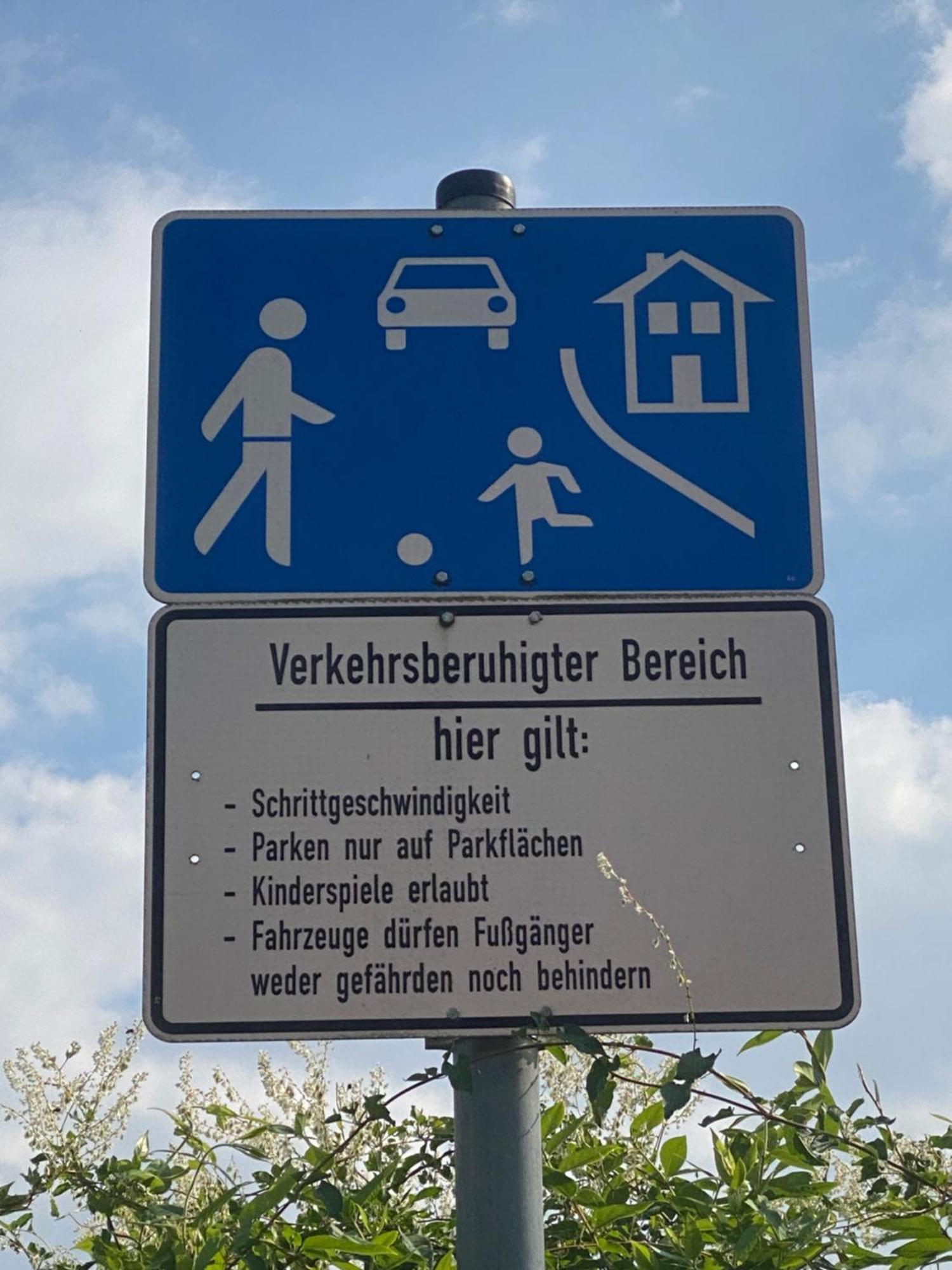 Zimmer Am Bachlauf Gelsenkirchen Exterior foto